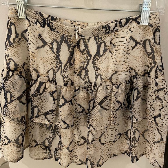 Revolve Superdown Janelle Tiered Mini Skirt - Picture 3 of 4